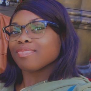 Meet your Posher, Carrie-lynn